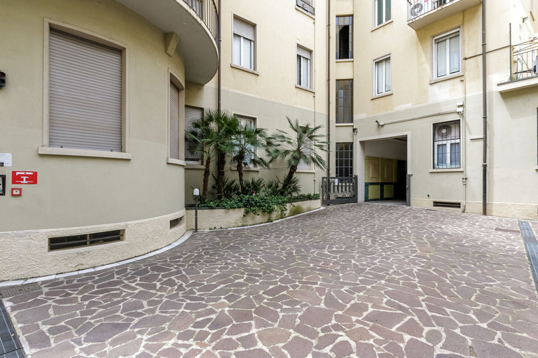 Exterior & Views 2, Stylish 1 br Close to Duomo, Milano