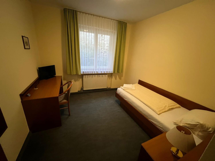 Bedroom 3, Hotel-gasthof Postbrv§u Dingolfing, Dingolfing-Landau