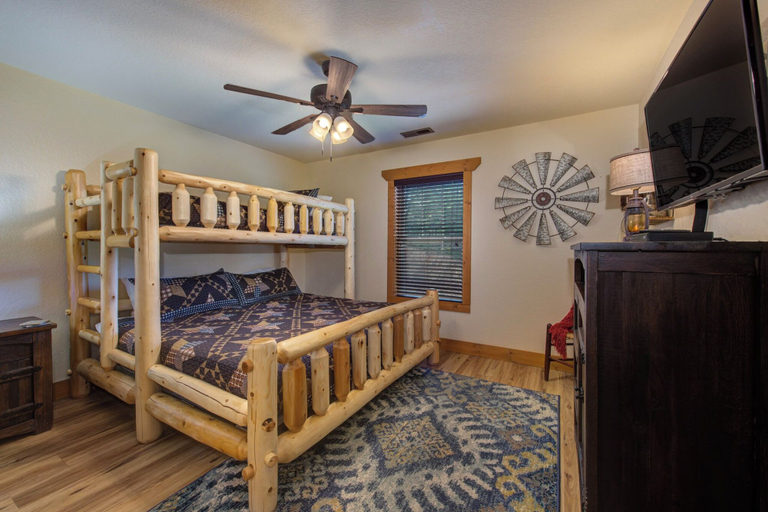 Bedroom 3, Luna Bear Lodge, Sevier