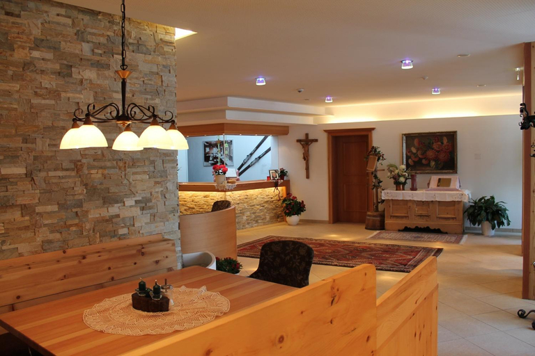 Public Area 3, Gasthof zum goldenen Lowen, Landeck