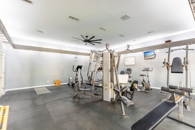 Others 5, Windward Pointe 1506, Baldwin