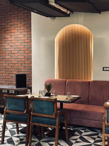 Others 5, hotel Rajhans, Panchkula