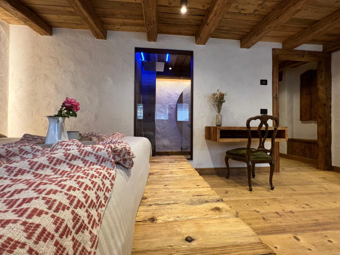 Others 3, La Maisonette 1878, Belluno