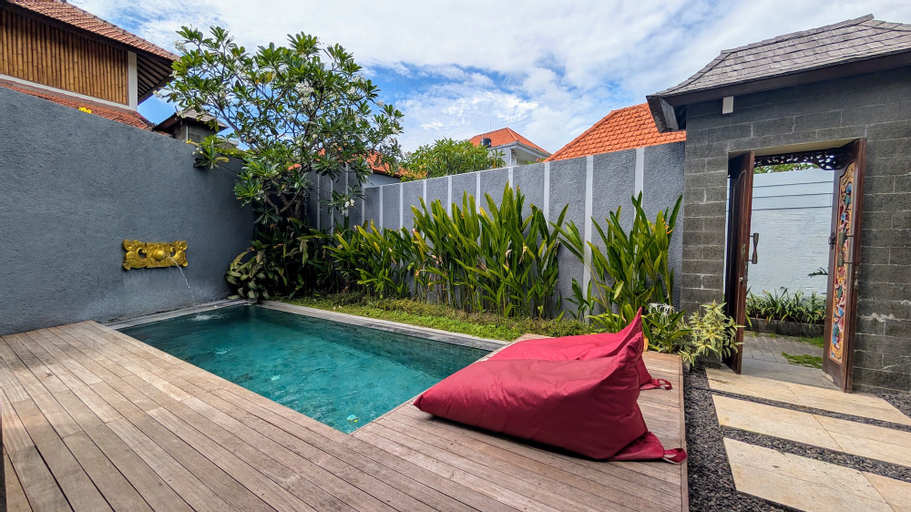 Swimming Pool 2