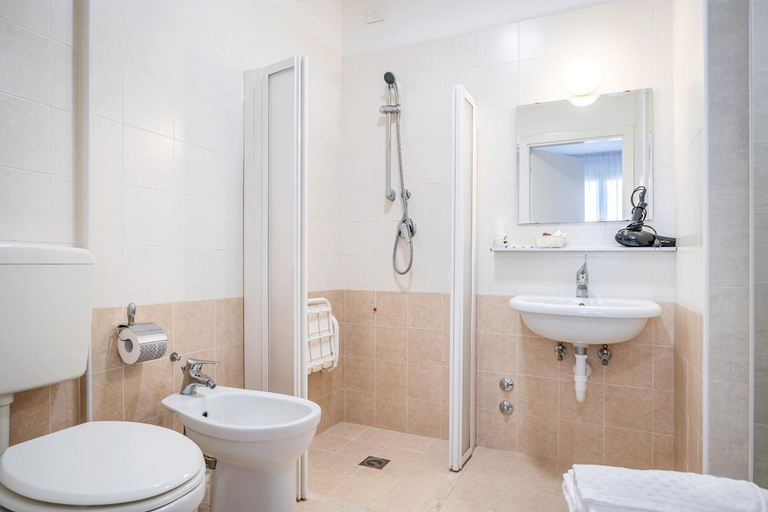 Bathroom 4, Hotel Palladio, Venezia