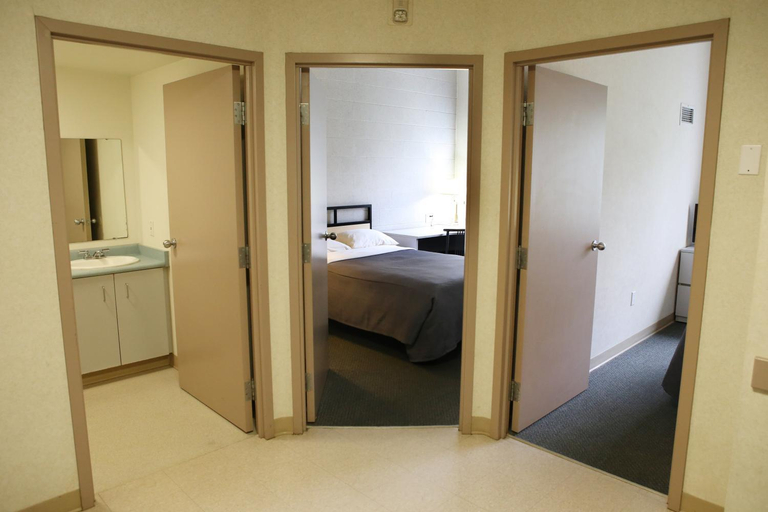 Bedroom 3, Residence & Conference Centre - Hamilton, Hamilton