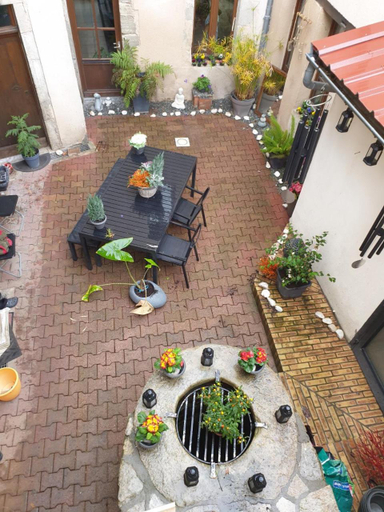 Others 2, la maison porte bonheur, Allier