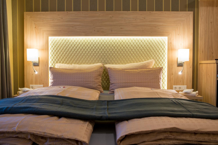 Bedroom 3, Landhotel Zur Post, Odenwaldkreis
