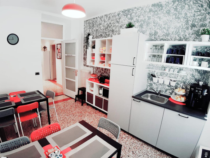 Others 5, B&B Lupin Trento, Trento
