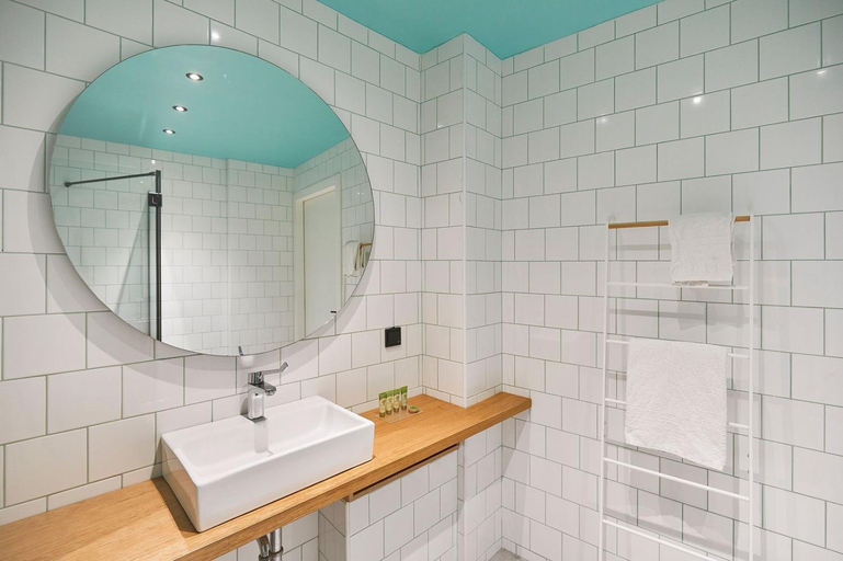 Bathroom 2, Mosaikon, Attica