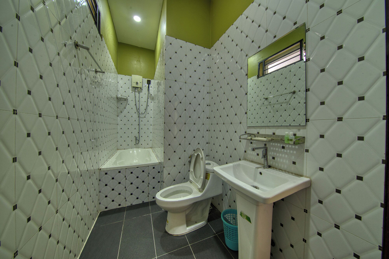 Bathroom 3, Kalinga Art Home Guesthouse, Siem Reap