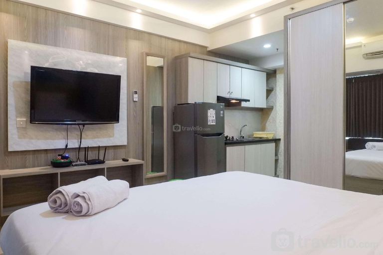 Bedroom 3, Luxurious Studio at Supermall Mansion By Travelio, Surabaya