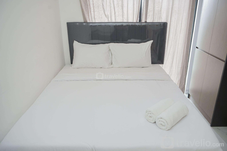Bedroom, Fully Furnished with Tidy Design Studio at Sky House BSD Apartment By Travelio, Tangerang Selatan
