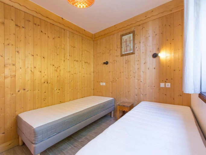 Bedroom 12