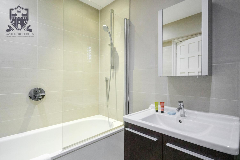 Bathroom 2, Castle Properties:Eton-The College, Slough