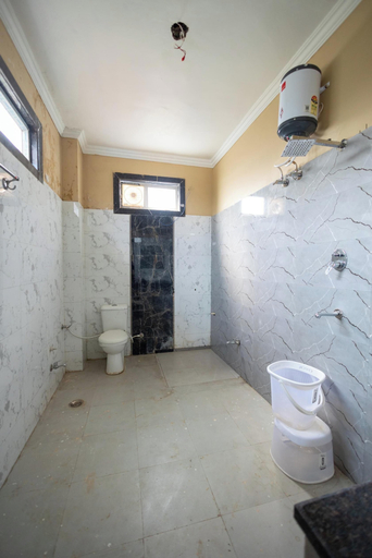 Bathroom 3, Royal Mansion Lawns & Resort, Kanpur Nagar