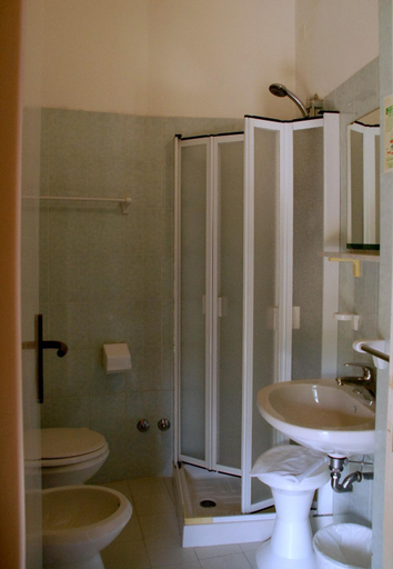Bathroom 3, Hotel Arno Rimini, Rimini