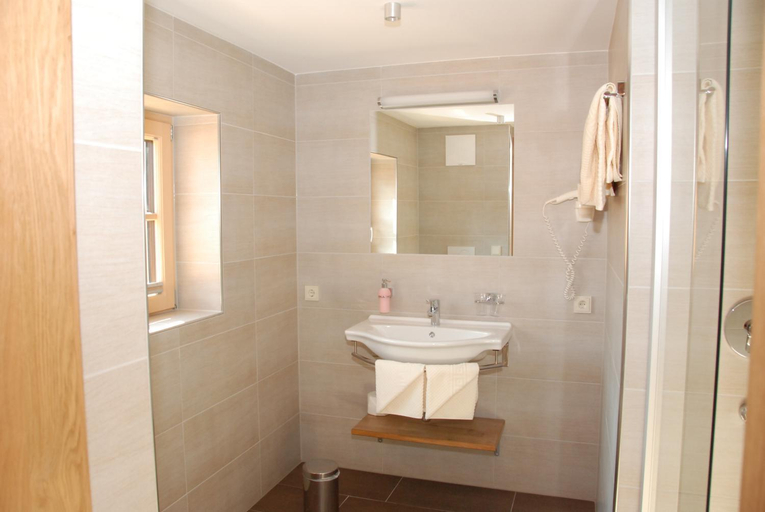 Bathroom, Hotel Gasthof Erbhof Anderlhof, Zell am See