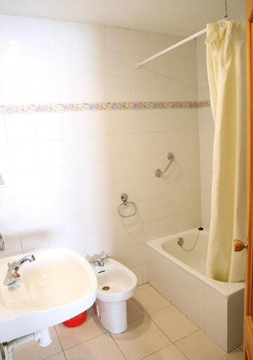 Others 4, Hostal Fonda Prat, Girona
