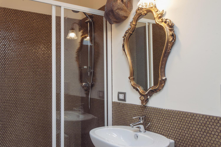 Bathroom 3, DormidaNoi B&B, Macerata