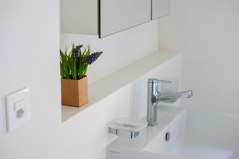 Bathroom 3, Budget Rooms Pilatus, Obwalden