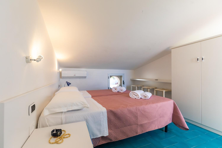 Bedroom 3, Villa Kore, Capo Vaticano, Vibo Valentia