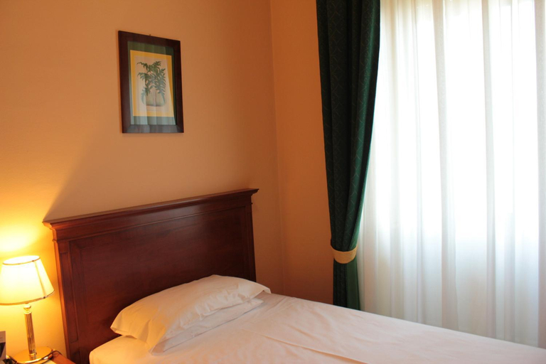 Bedroom 3, Palace Grand Hotel Varese, Varese