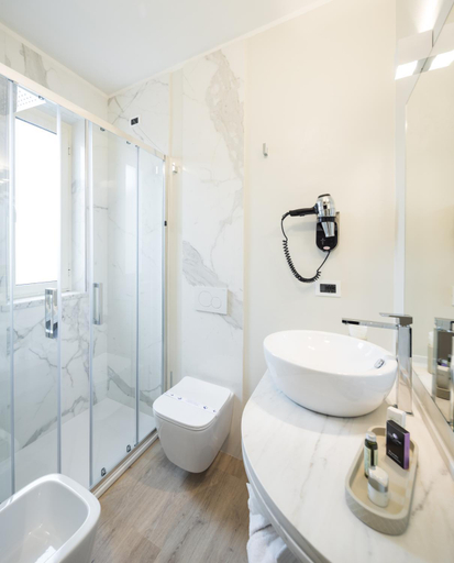 Bathroom 11
