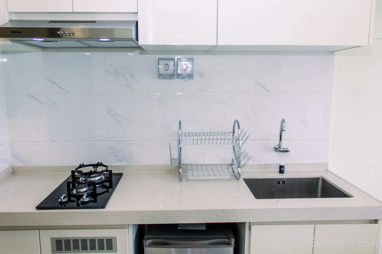 Others 5, Studio with Cozy Design Sky House BSD By Travelio, South Tangerang