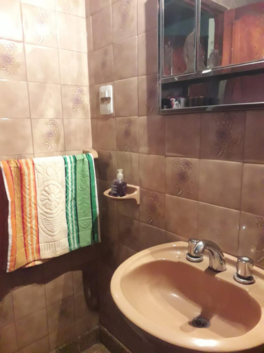 Bathroom 1, La Casa De Lili, Capital