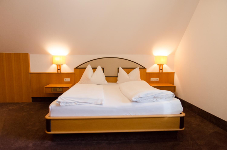 Bedroom 2, Gasthof-Hotel Goldenes Schiff, Schärding
