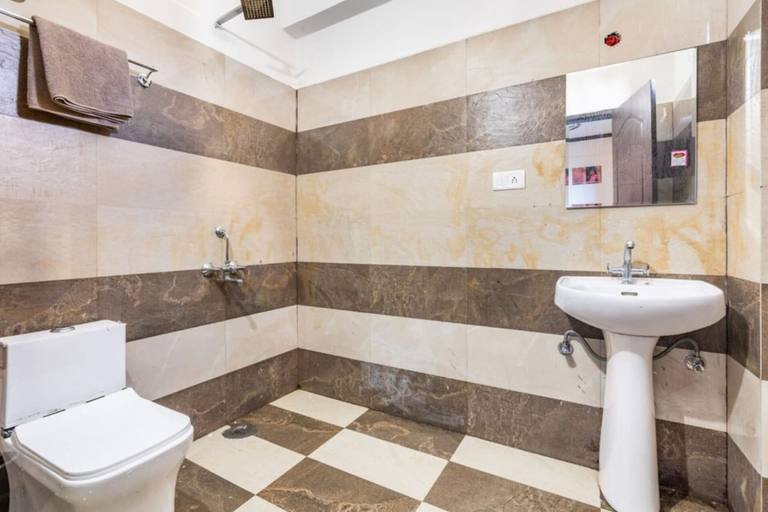 Bathroom, Goroomgo Sharry's Homestay Tota Rani, Kangra