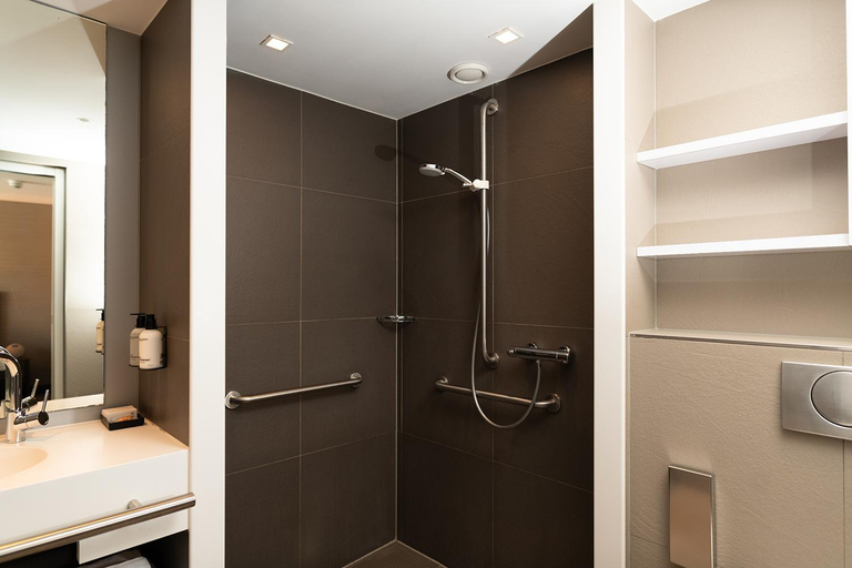Bathroom 2, Hotel de Werelt, Ede