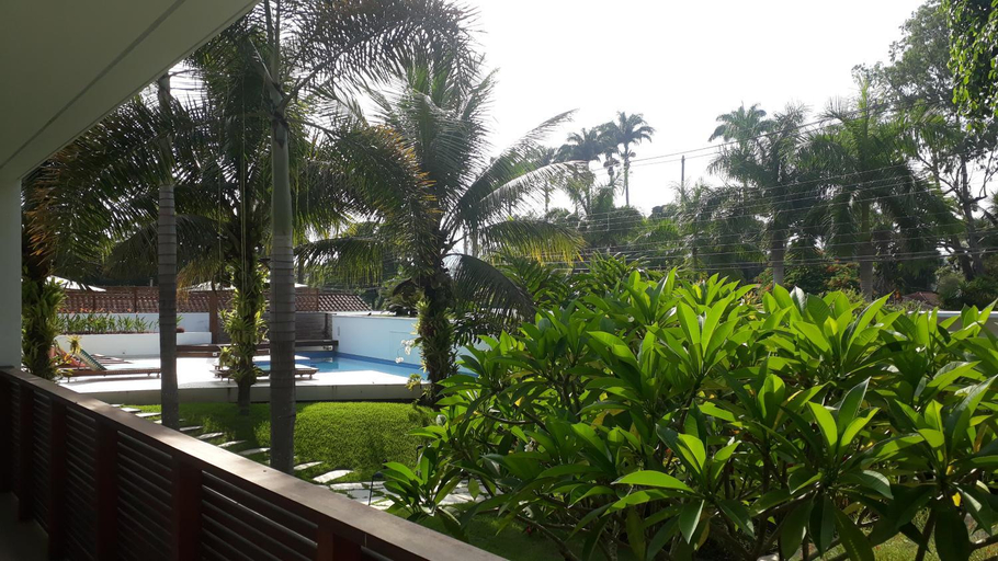 Others 5, Tropical Contemporary Suites, Parati