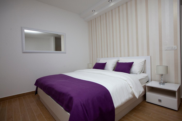 Others 2, Rooms Ino, Kaštela