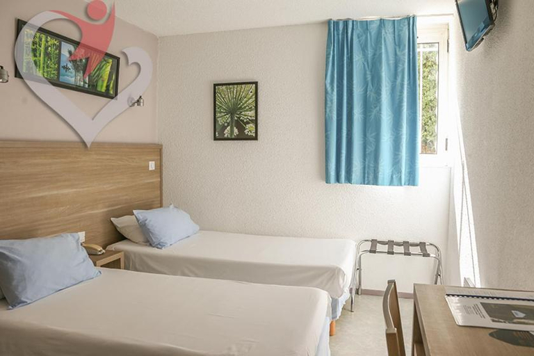 Bedroom 2, HOTEL RESTAURANT OLYMPE, Bouches-du-Rhône
