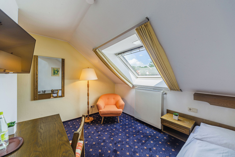 Bedroom 3, Hotel Franken, Forchheim