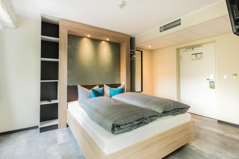 Bedroom, Hotel DH -Deutsches Haus-, Emden