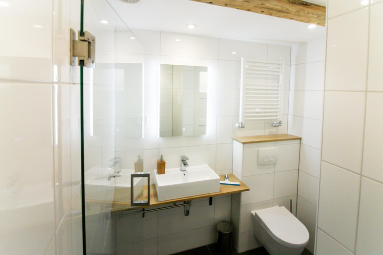 Others 4, B&B TxL, Texel