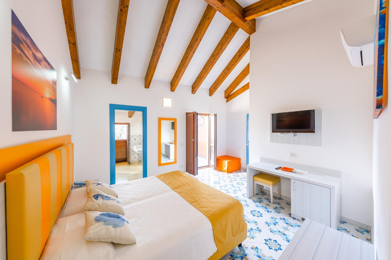 Bedroom 2, Costa Blu, Napoli