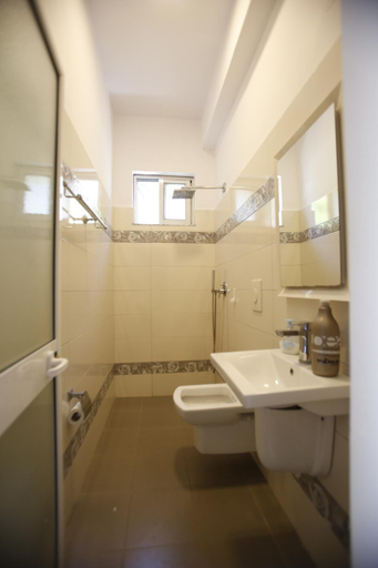 Bathroom 4, Akropoli Hotel, Tirana