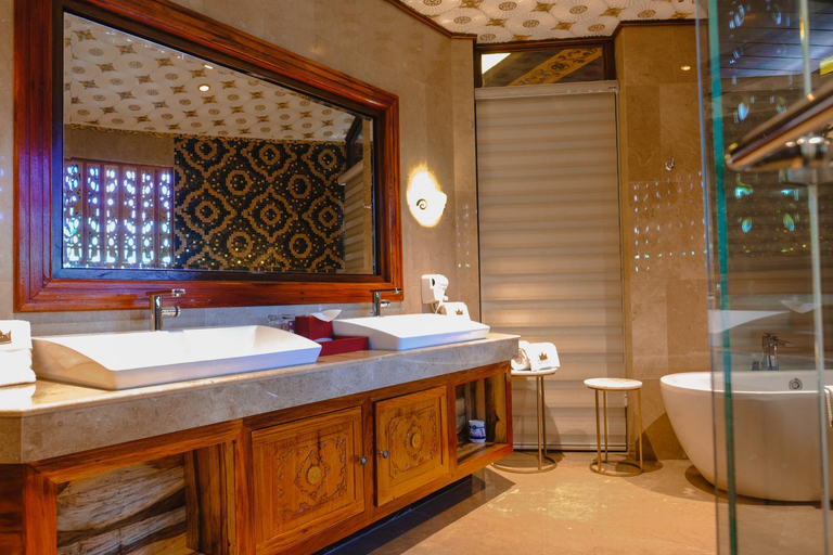 Bathroom 4, Rancho Bernardo Luxury Villas and Resort, Bagac