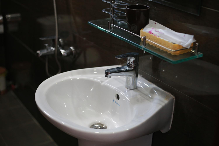Bathroom 5, Lavender Hotel, Ninh Kiều