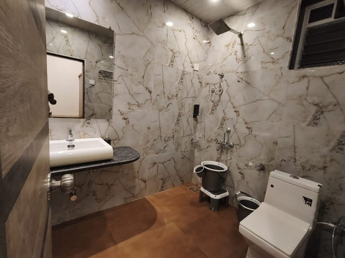 Bathroom 3, Mount Bliss Resort, Raigarh