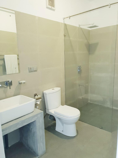 Bathroom 3, Hotel Blue Note, Hikkaduwa