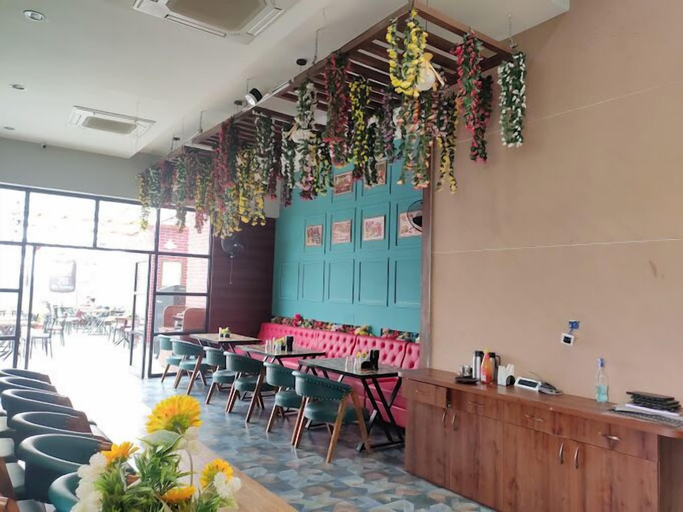 Food & Drinks, Hotel 7b, Chhatarpur