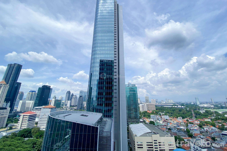 Exterior & Views 11