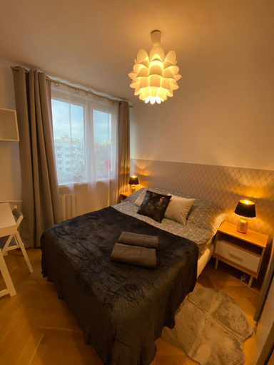 Bed, ClickTheFlat Mila Center Apart Rooms, Warsaw