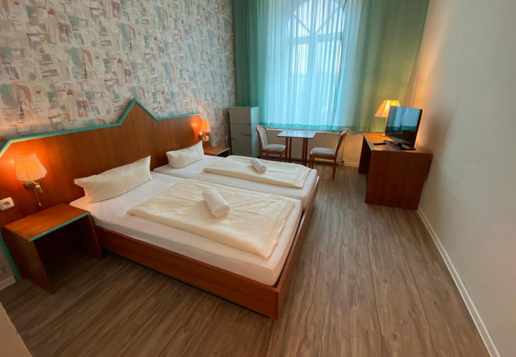 Others 4, Rathaushotel, Erzgebirgskreis