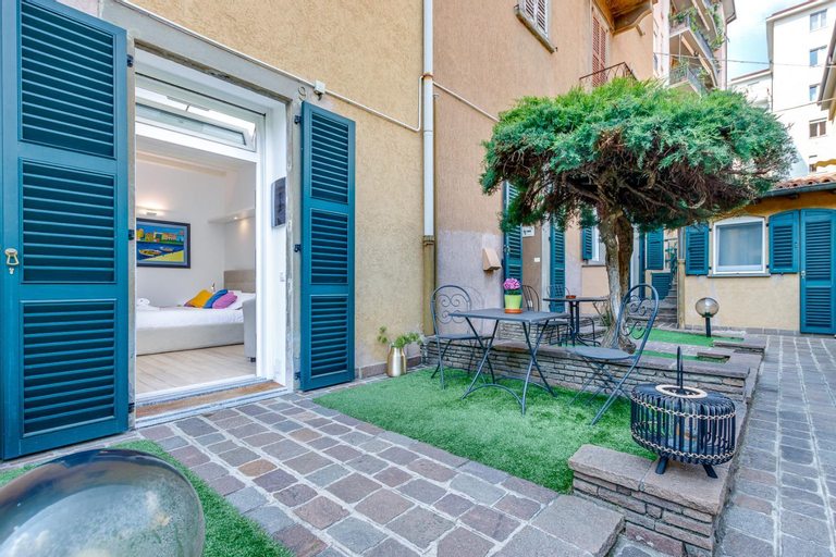FEEL - Patio del Sole, Bergamo